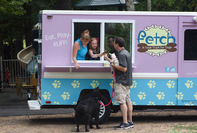 JB's Doggie Delite, an Ice Cream Truck for Dogs, Comes to Sarasota