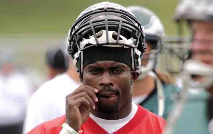 In prison, NFL star Michael Vick returned to faith