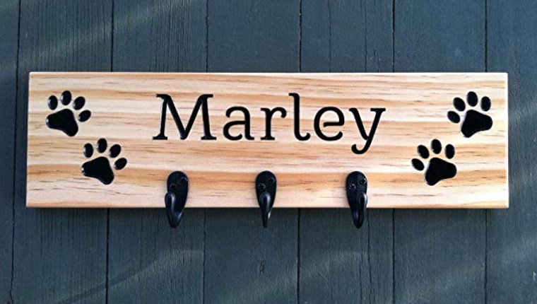 "marley" dog leash hanger