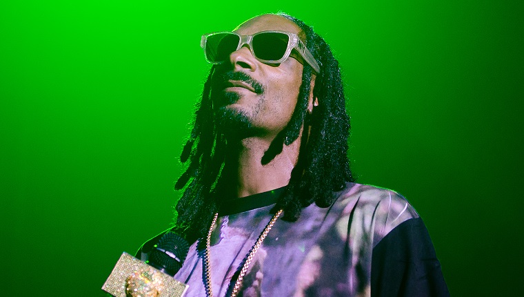 WESTBURY, NY - JULY 08: Snoop Dogg performs in concert at The Space at Westbury on July 8, 2014 in Westbury, New York. (Photo by Mike Pont/Getty Images)