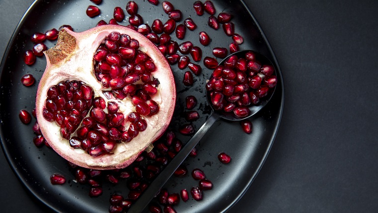 Are pomegranates best sale bad for dogs