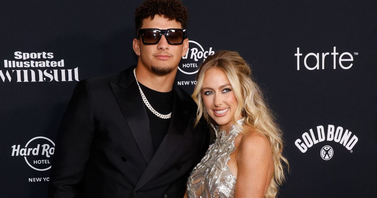 Brittany & Patrick Mahomes Named Dog After Pittsburgh Steelers